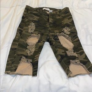 Camo distressed long short